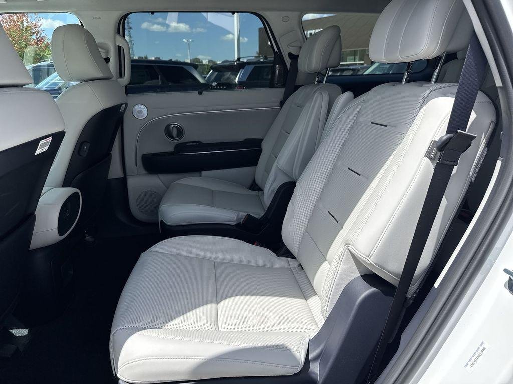 New 2027 Creamy White Pearl Hyundai Calligraphy image 26
