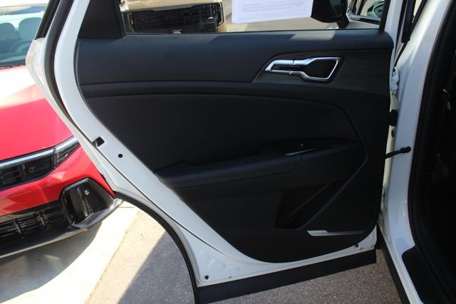 Used 2024 White Kia X-Line image 23