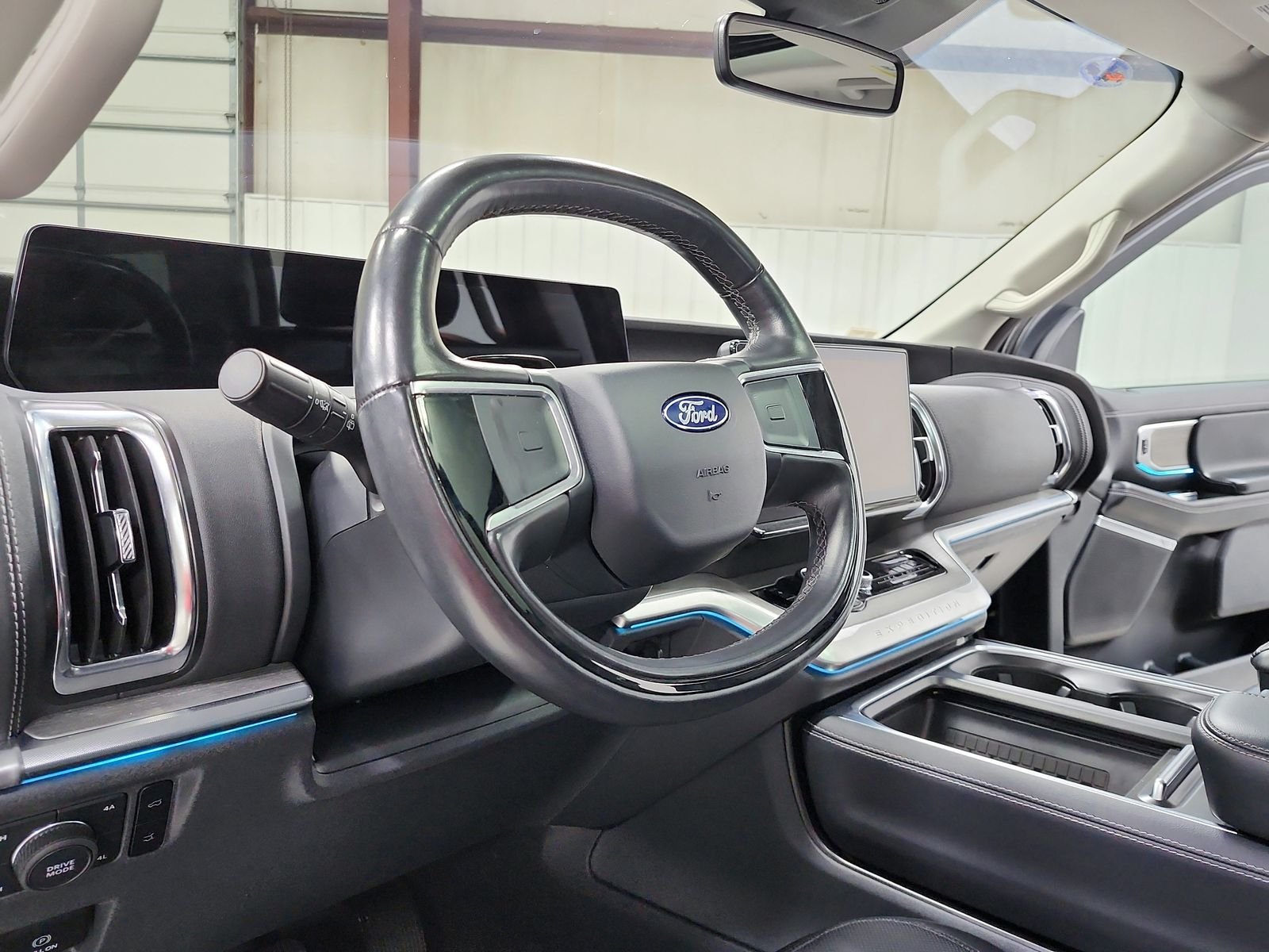 Used 2025 Agate Black Ford Platinum image 19