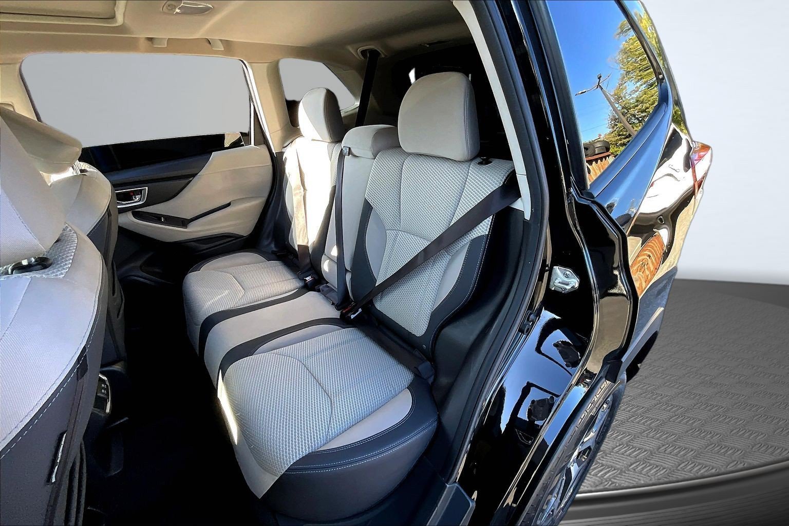 Used 2020 Black Subaru Premium image 20