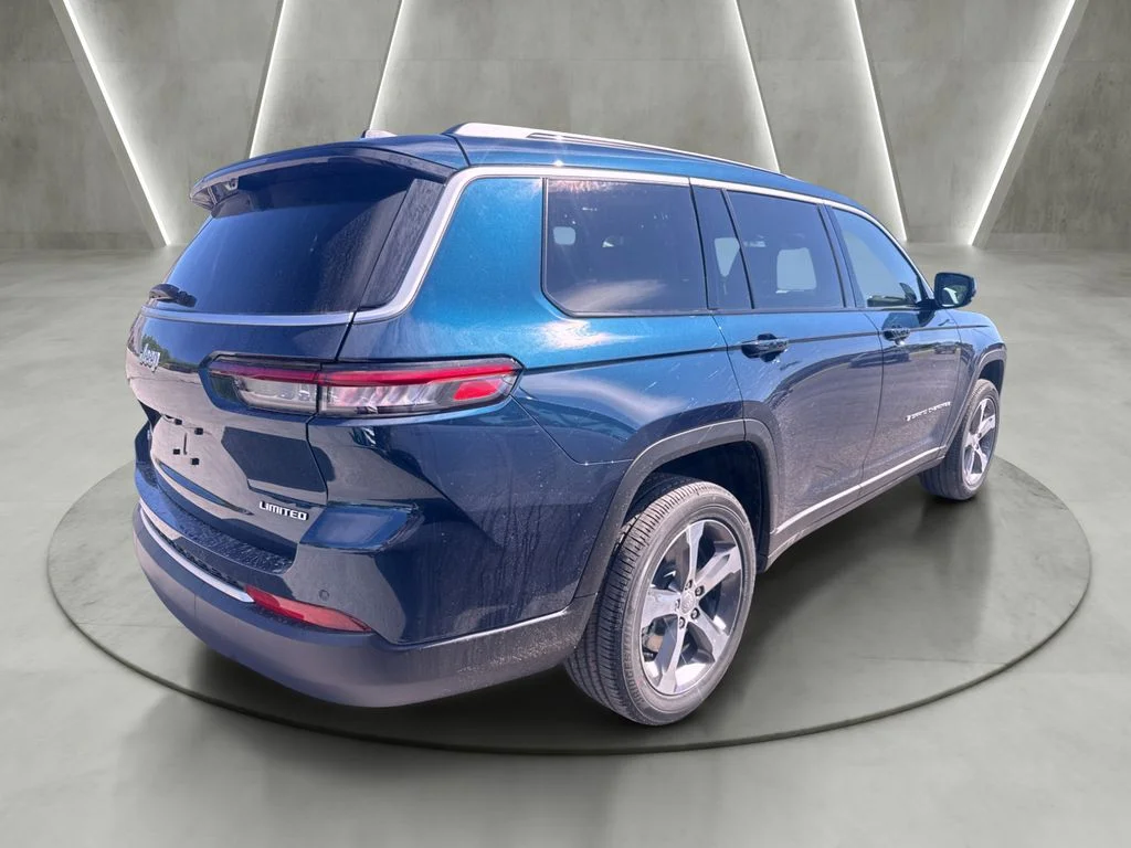 New 2026 Fathom Blue Pearl-Coat Exterior Paint Jeep Limited image 5