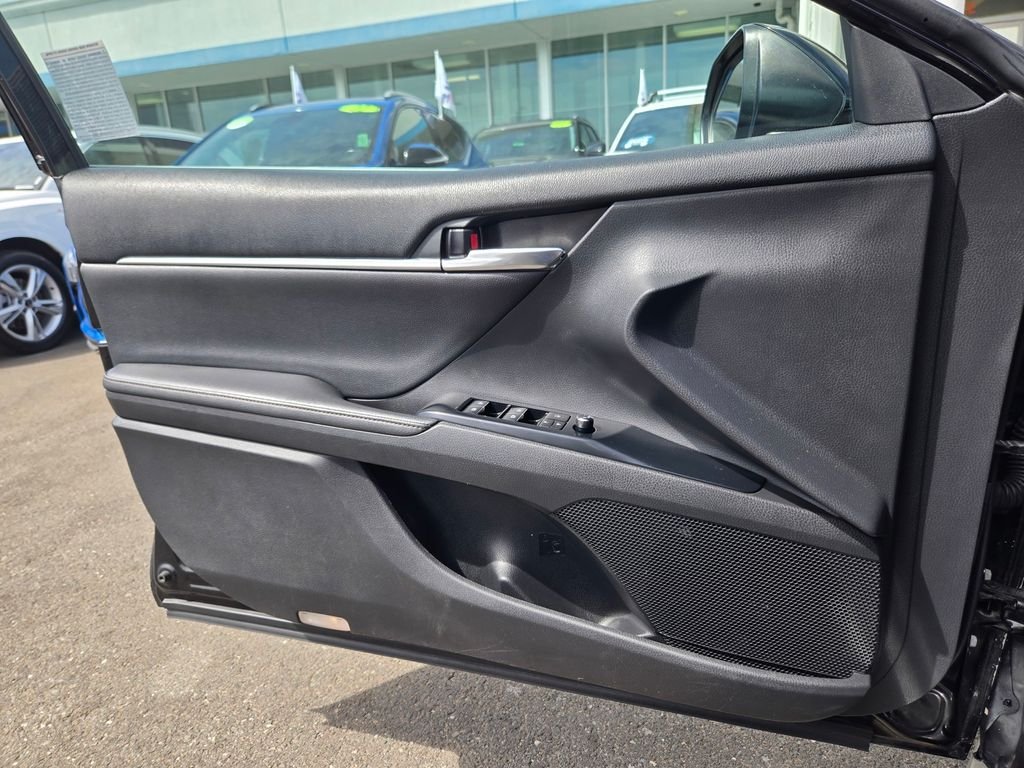 Used 2020 Black Toyota XLE image 13