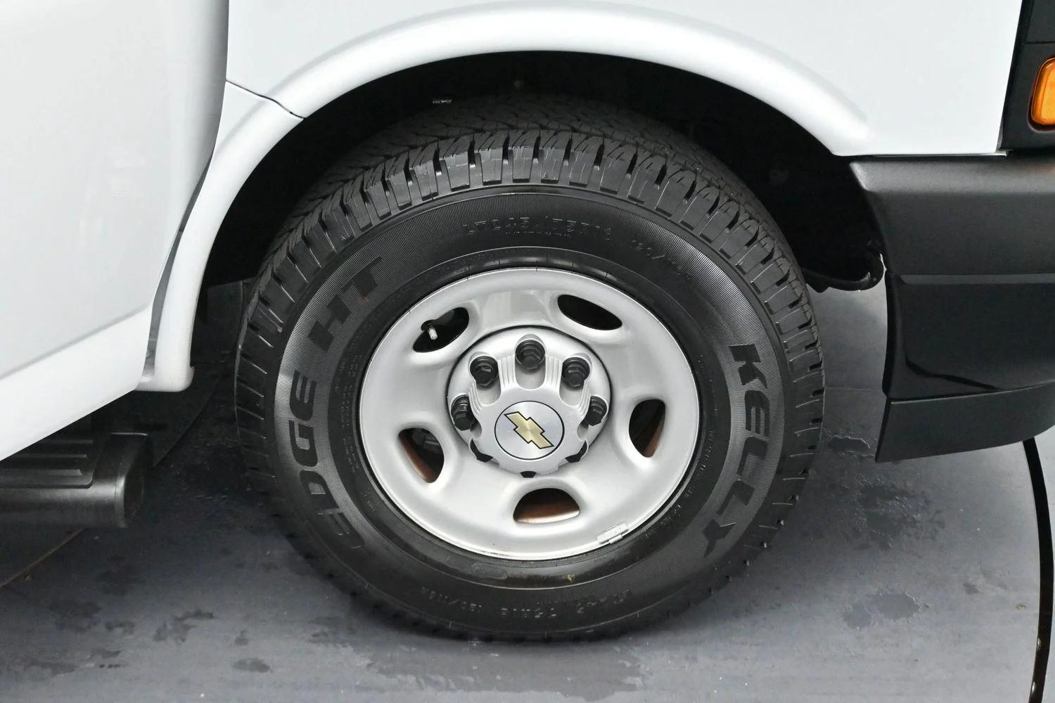 Used 2023 Summit White Chevrolet WT image 31