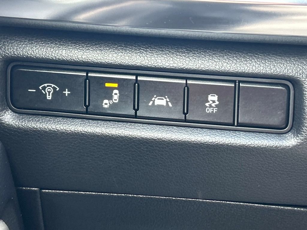 Used 2022 Black Kia LX image 23