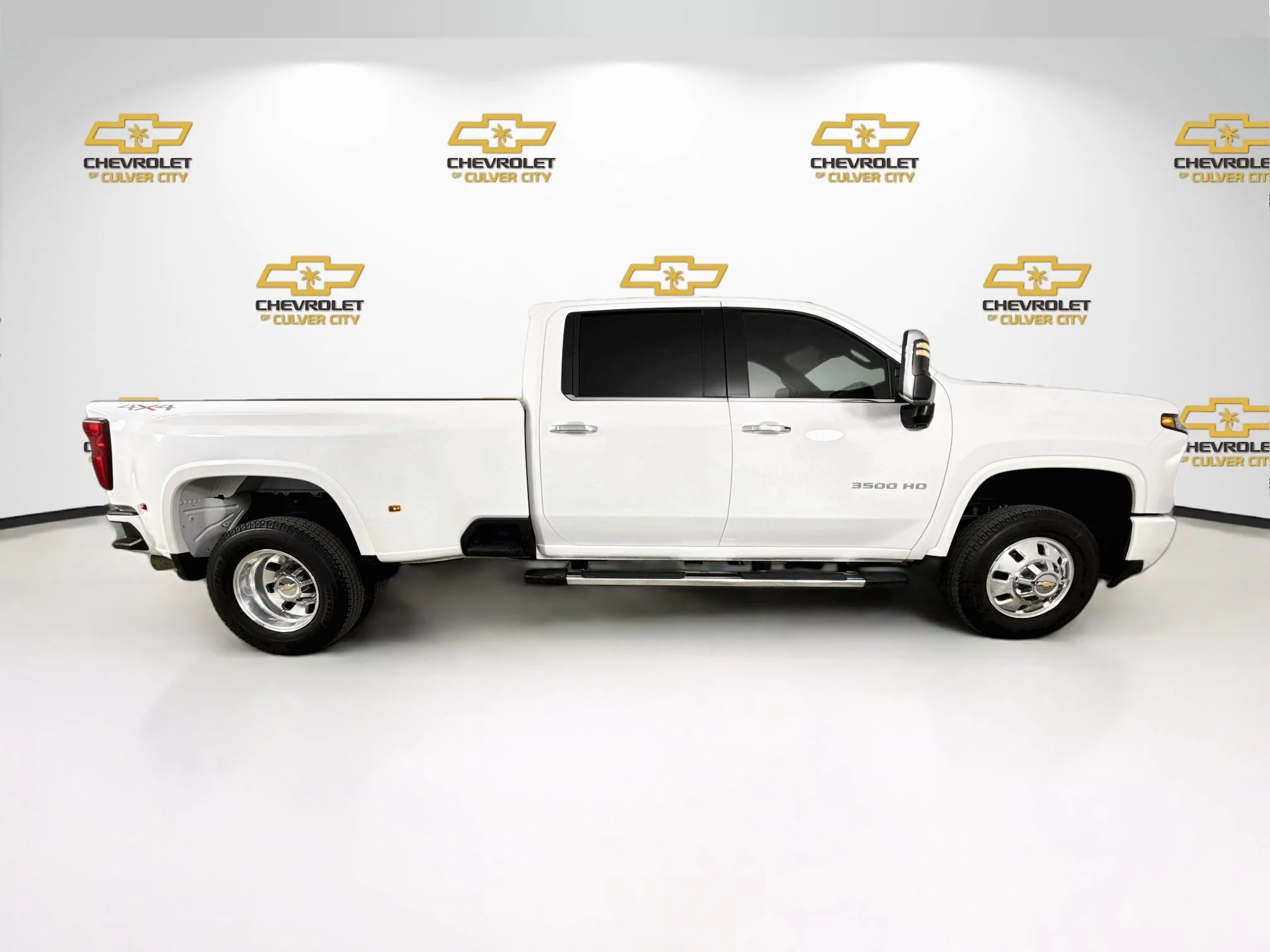 Used 2024 Summit White Chevrolet LTZ DRW image 9