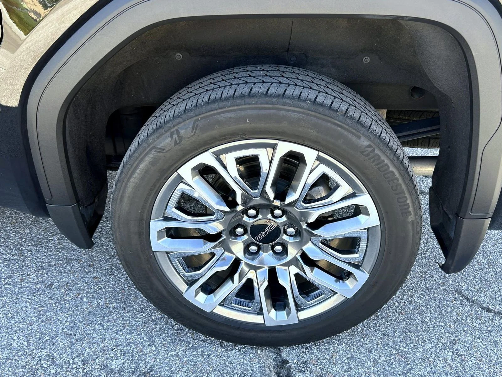 Used 2024 Black GMC Denali Ultimate image 22