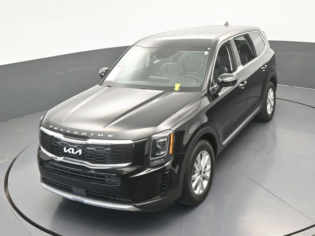 Used 2022 Ebony Black Kia LX image 49