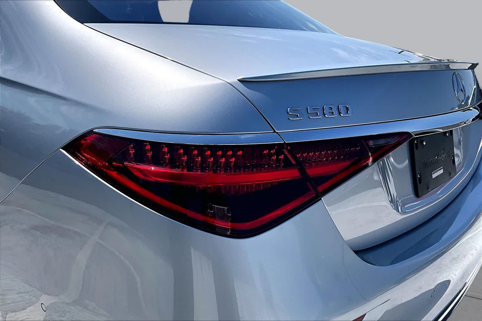Used 2022 Cirrus Silver Mercedes-Benz S 580 image 29