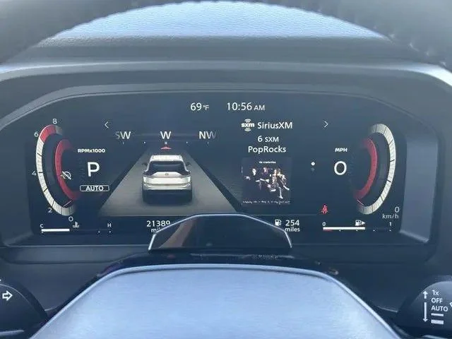 Used 2025 White/off-white Nissan SL image 13