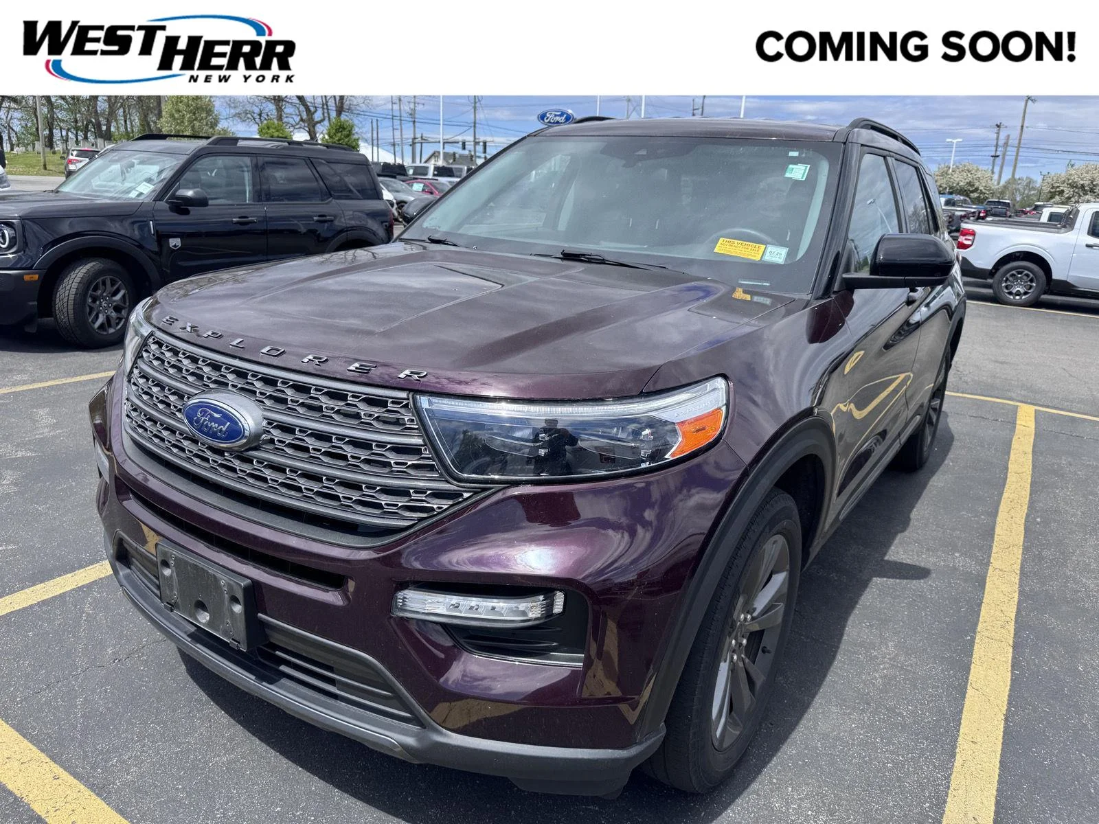 2023 Ford Explorer XLT 4WD's photo