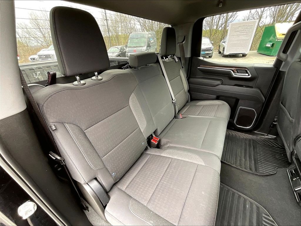Used 2025 Black Chevrolet LT image 15