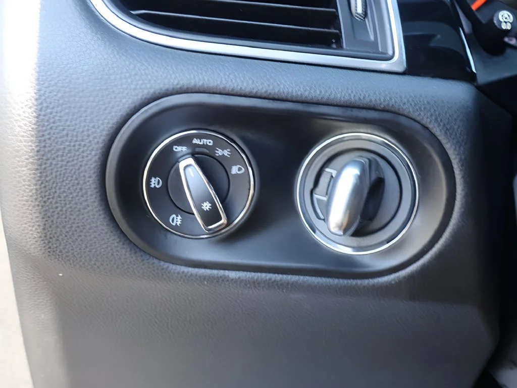 Used 2018  Porsche Base image 42