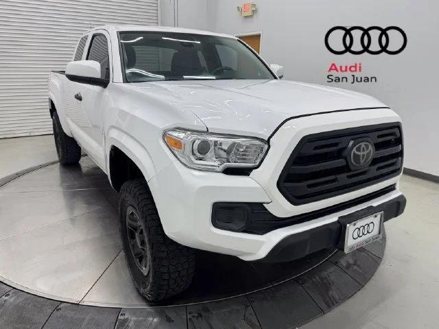 Used 2018 White Toyota SR image 39
