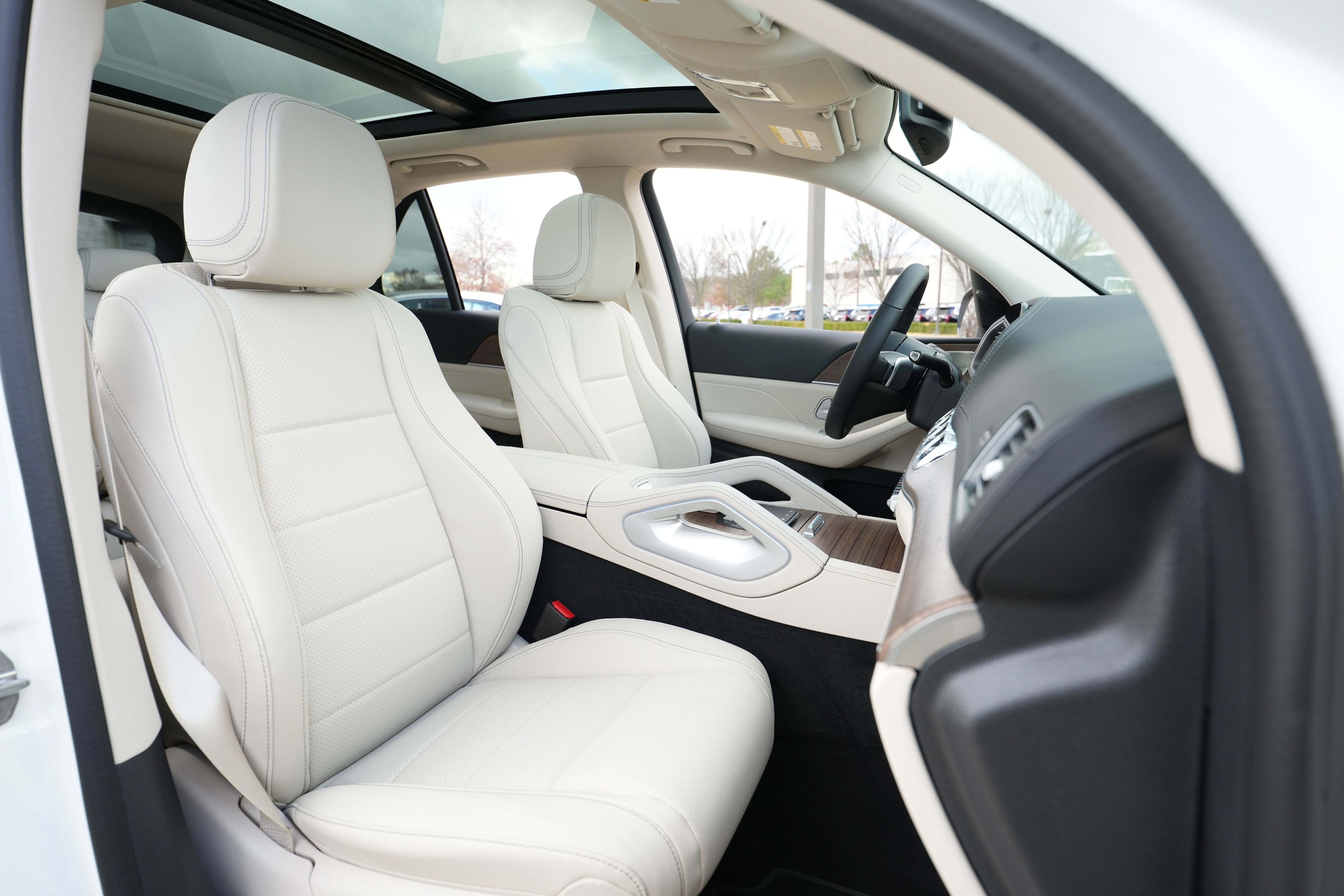 Used 2026 Polar White Mercedes-Benz GLE 350 image 40