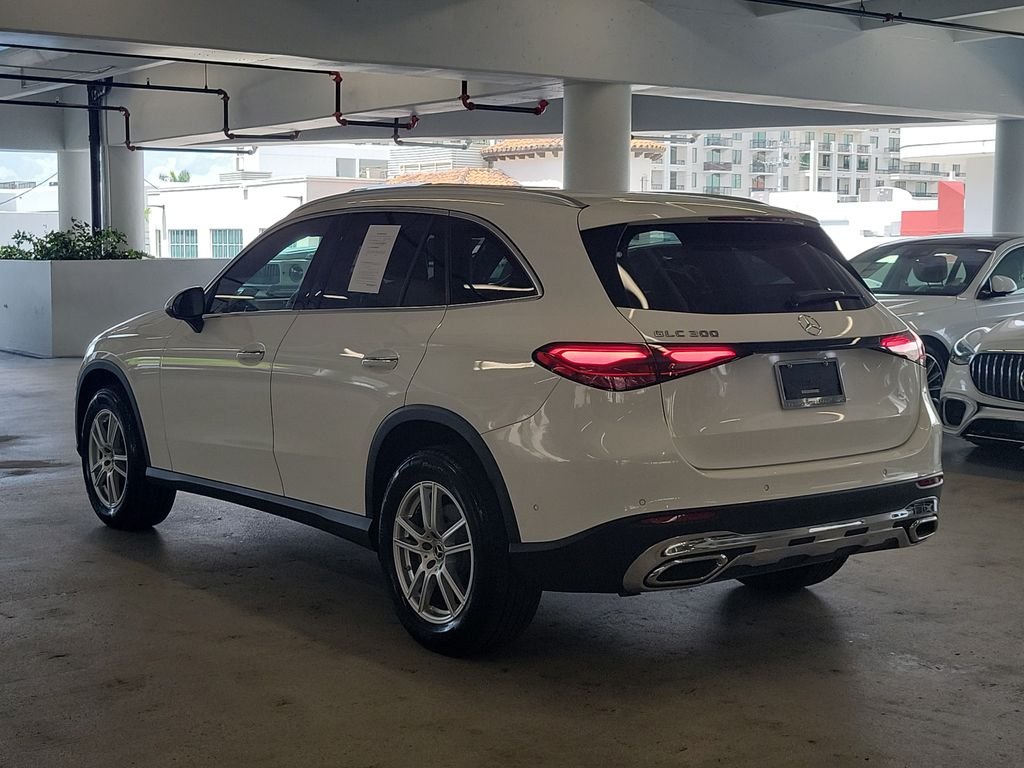 Certified Used 2023 White Mercedes-Benz GLC 300 image 4