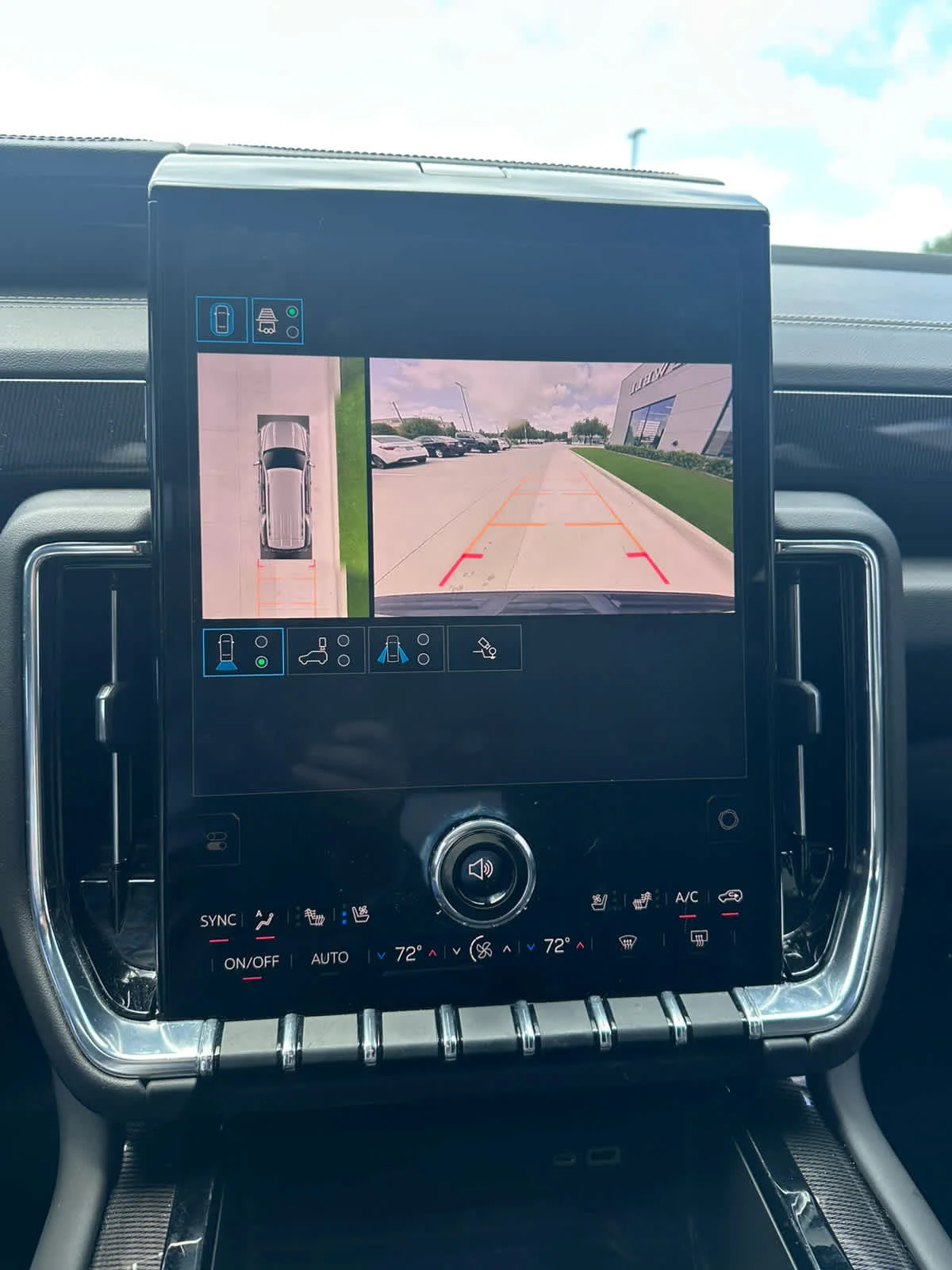 Used 2025 Onyx Black GMC Elevation image 10