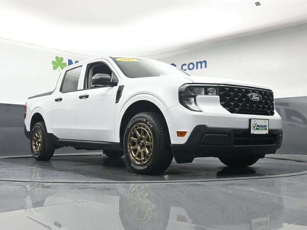 Used 2025 White Ford XL image 26