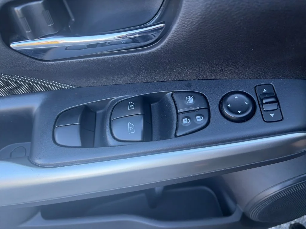 Used 2020 Silver Nissan SV image 13