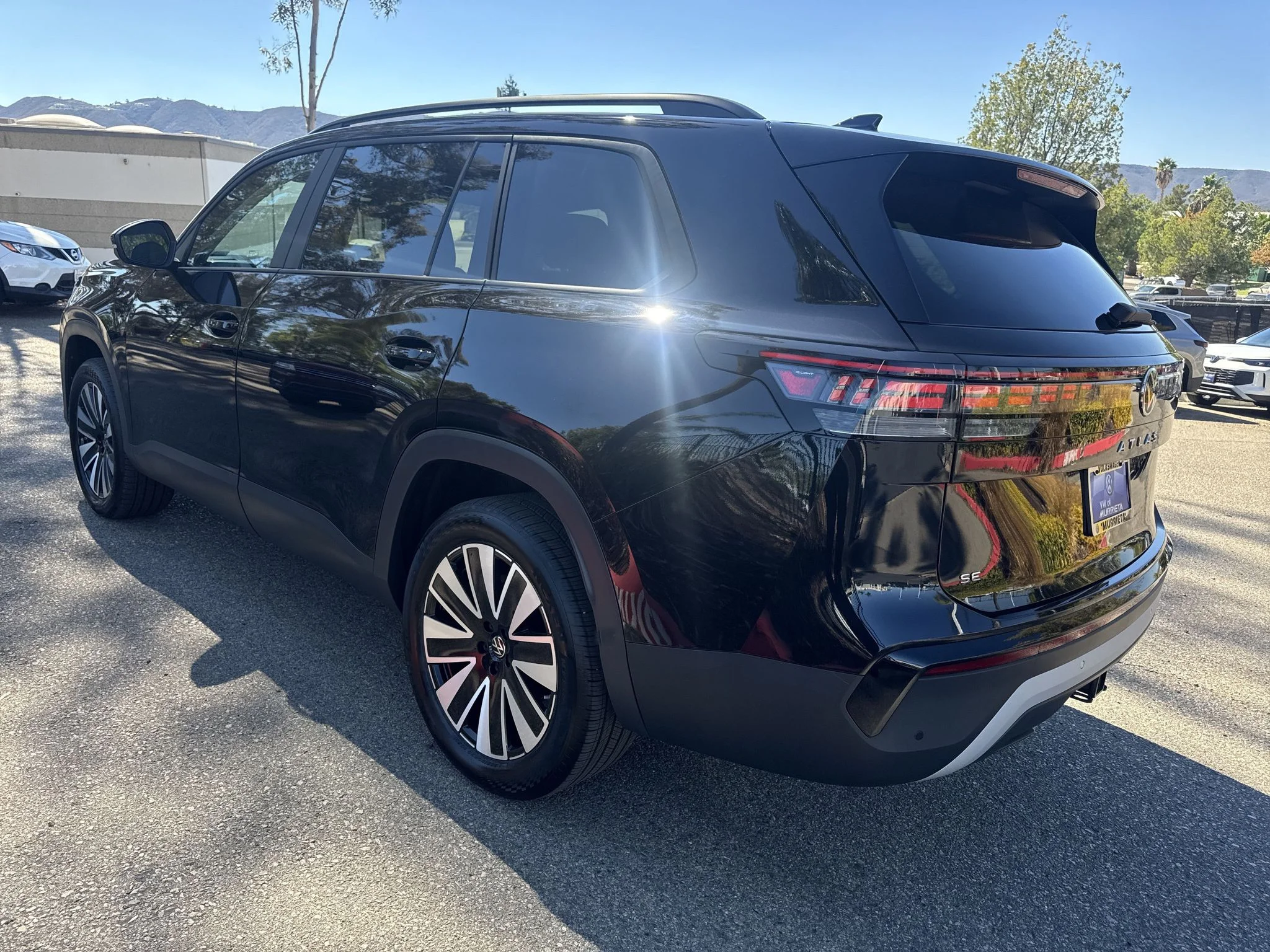 New 2027 Deep Black Pearl Volkswagen SE w/Technology image 5