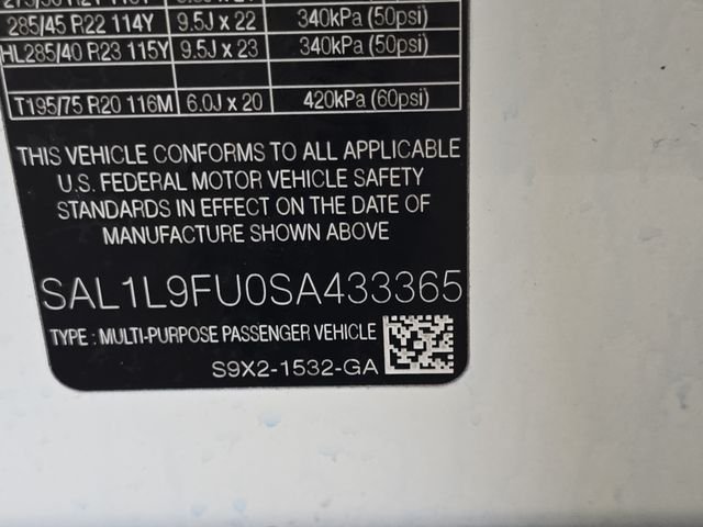 Certified Used 2025 White Land Rover Dynamic SE image 37