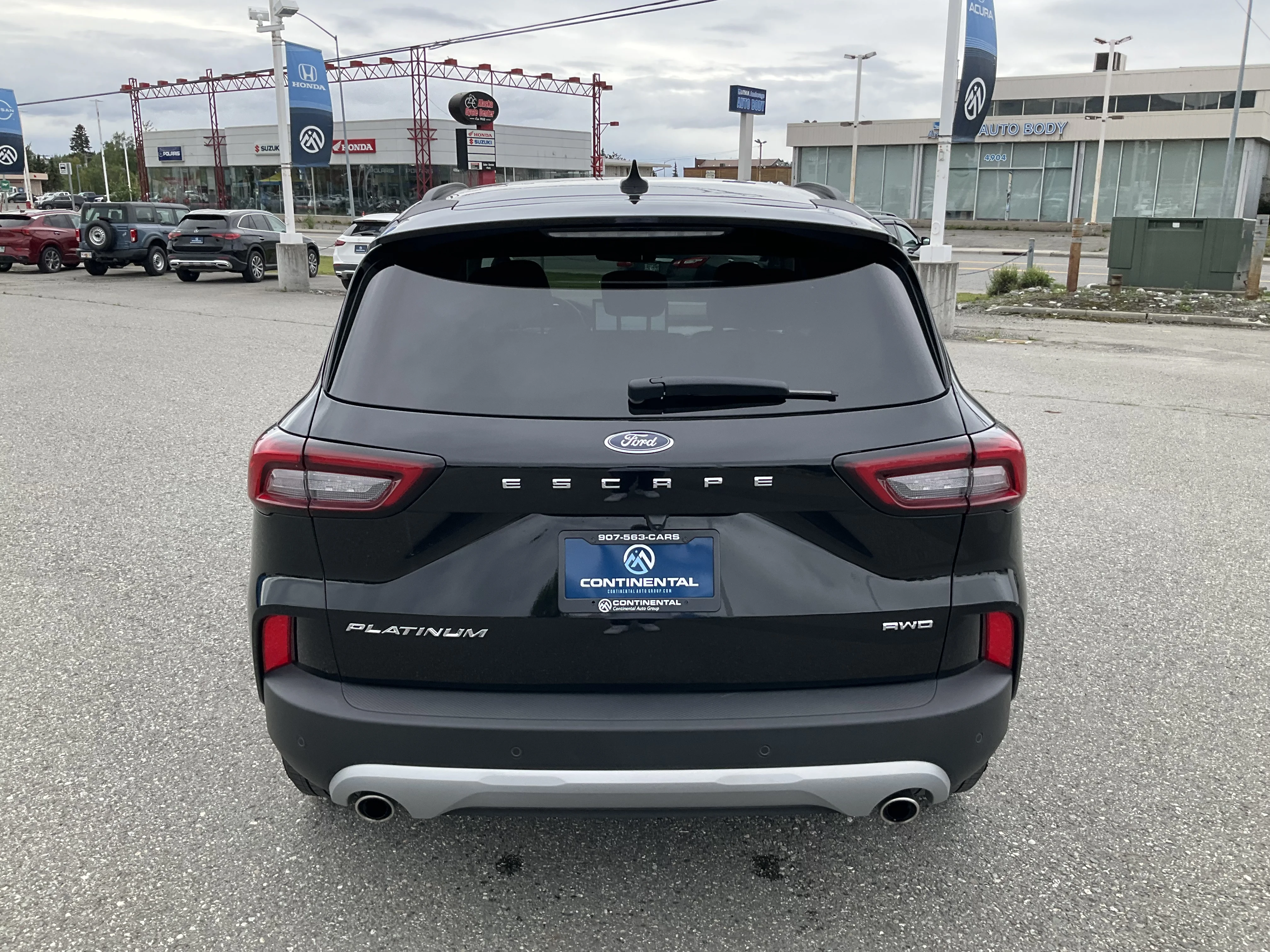 Used 2025 Agate Black Metallic Ford Platinum image 4