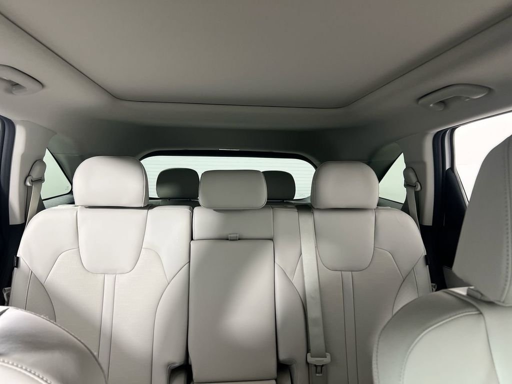 New 2026 Glacial White Pearl Kia S image 33