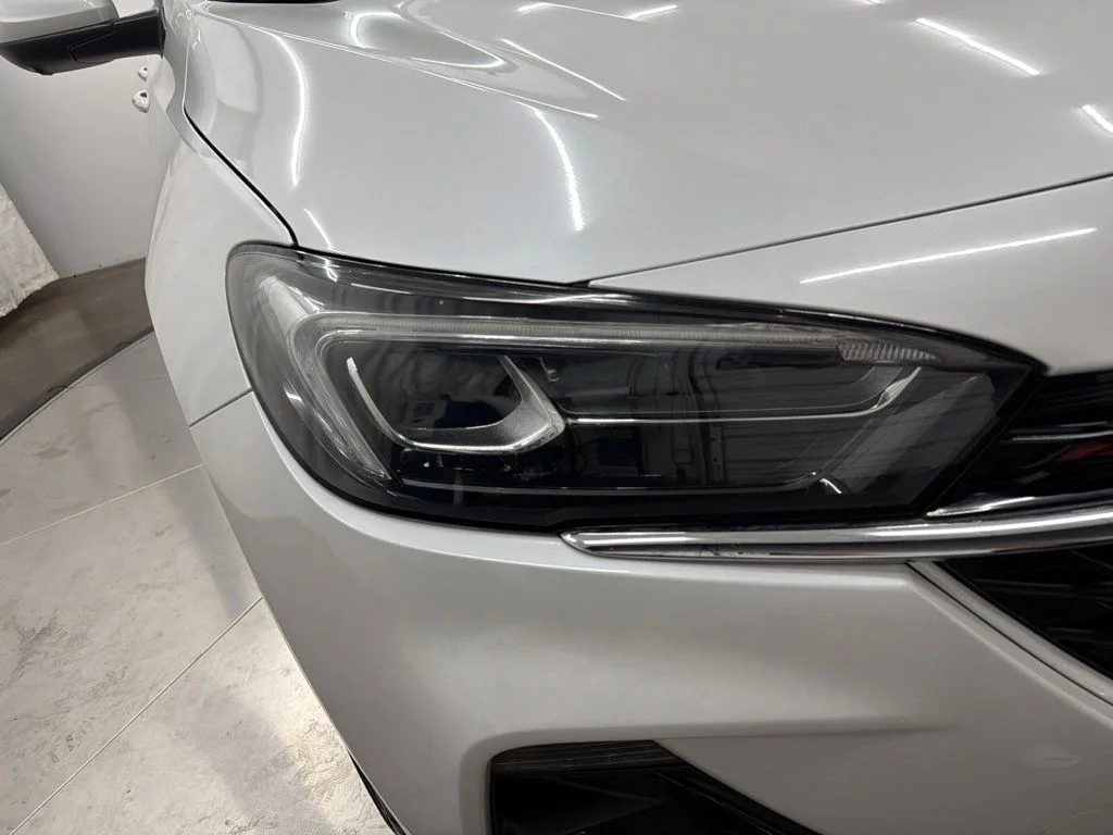 Used 2020 White Buick Essence image 10