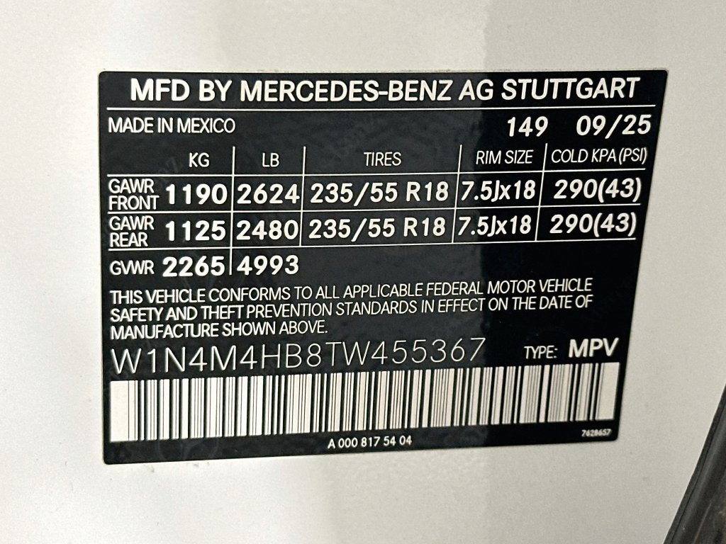 New 2026 Polar White Mercedes-Benz GLB 250 image 32