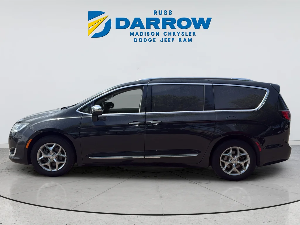 Used 2019 Black Chrysler Limited image 2