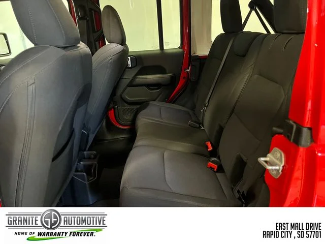 2023 Jeep Wrangler 4-Door Sahara - Photo 25