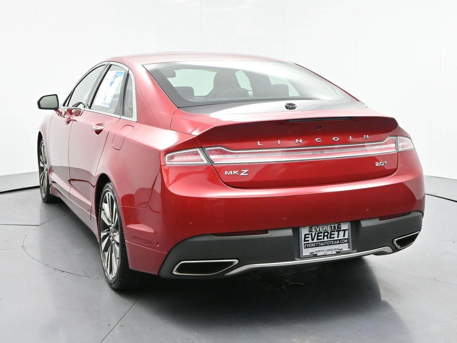 Used 2020 Red Carpet Metallic Tinted Clearcoat Lincoln Reserve image 5
