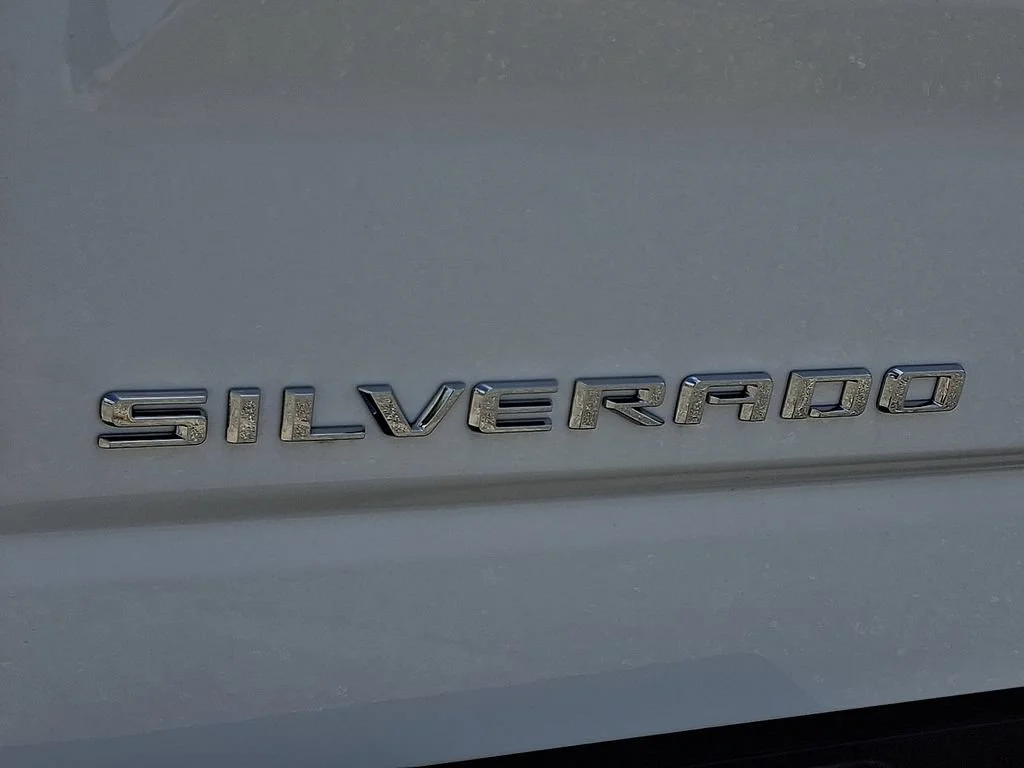 New 2026 Summit White Chevrolet Custom Trail Boss image 21