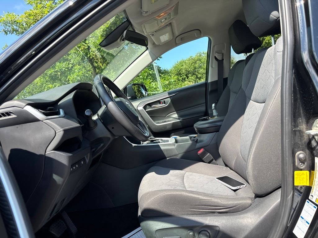 Used 2020 Black Toyota XLE image 10