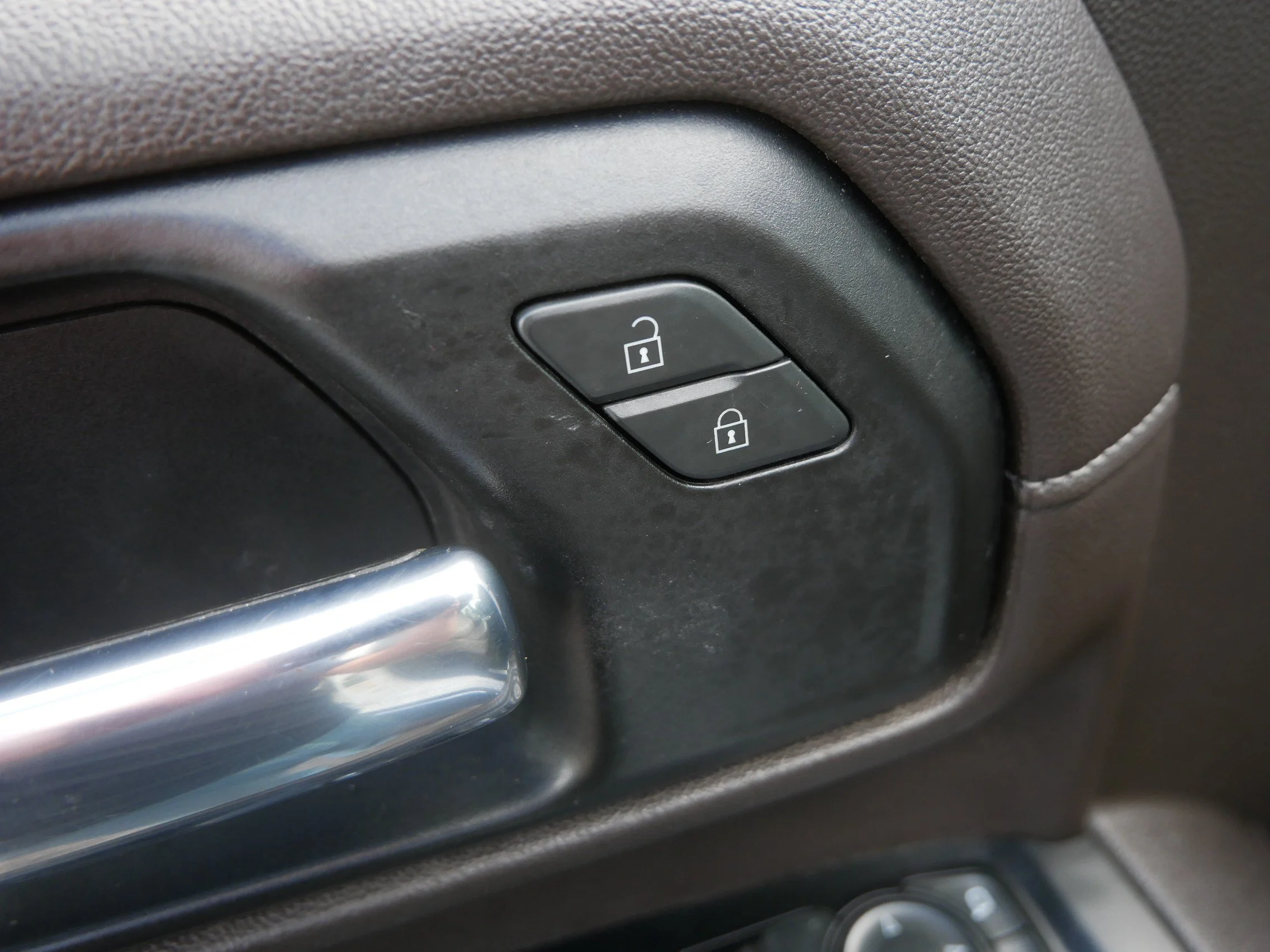 Used 2020 Summit White Chevrolet LT image 26