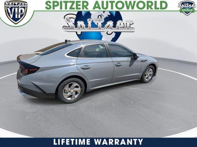 New 2026 Blue Hyundai SE image 9
