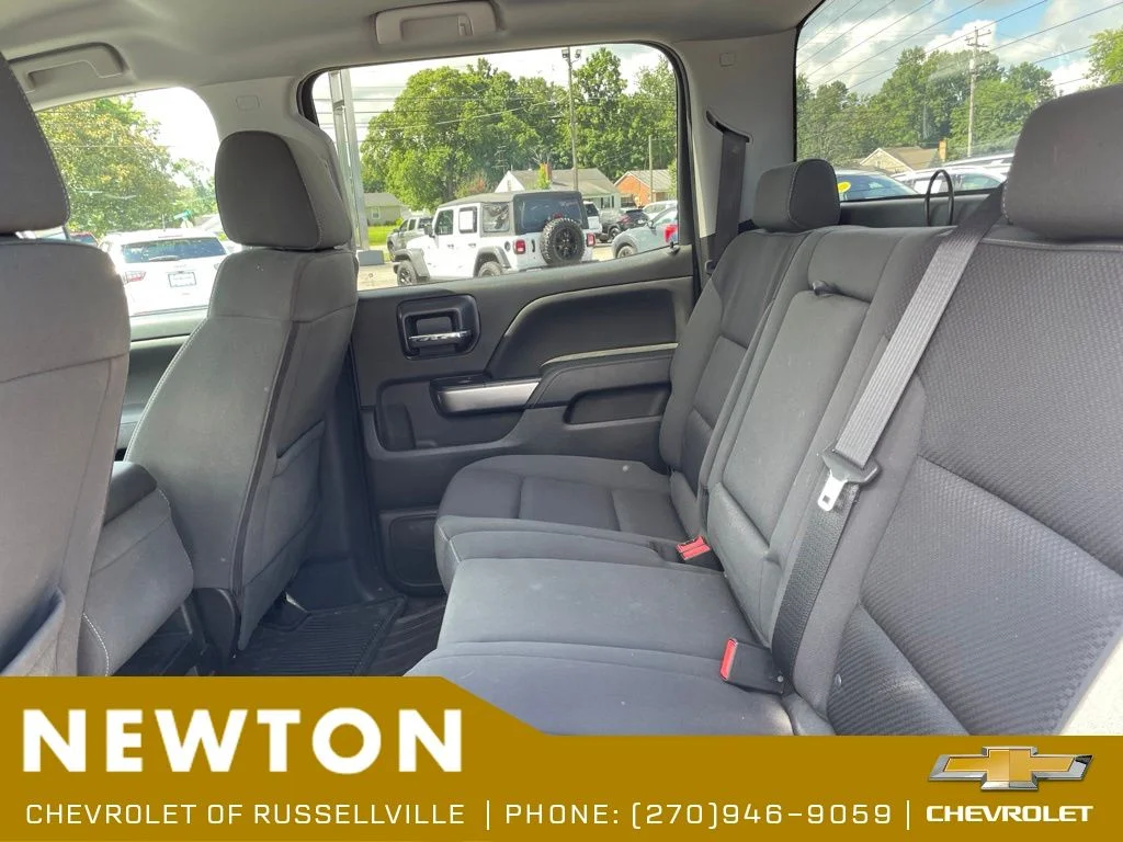 Used 2018 Summit White Chevrolet LT image 11