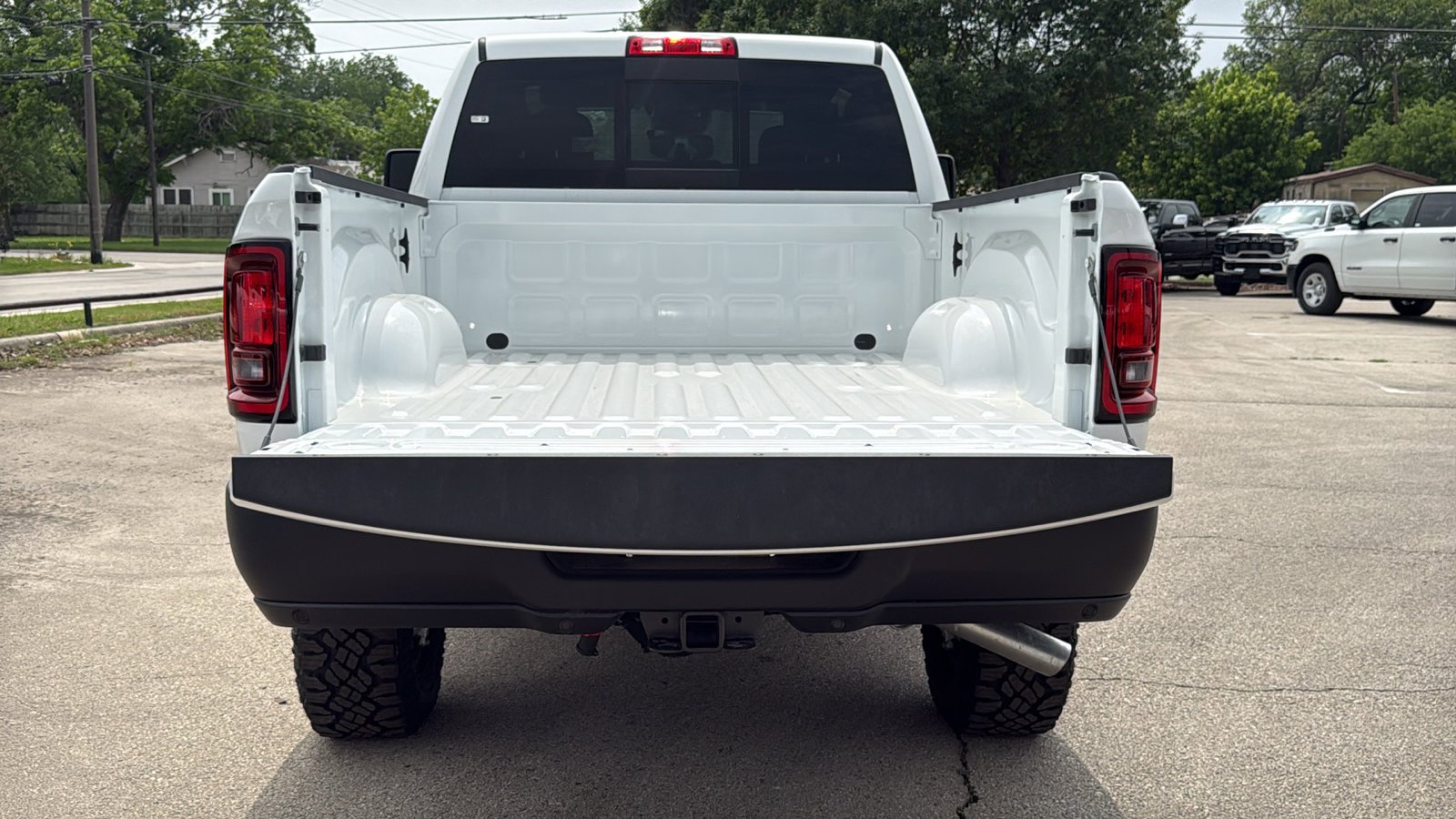 New 2026 Bright White Clear-Coat Exterior Paint RAM Tradesman image 20