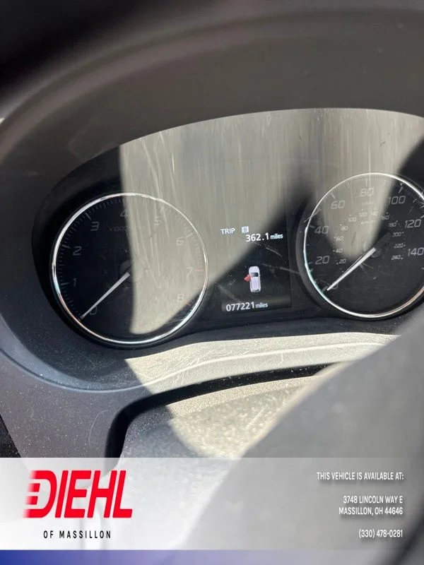 Used 2019 Red Mitsubishi SEL image 1