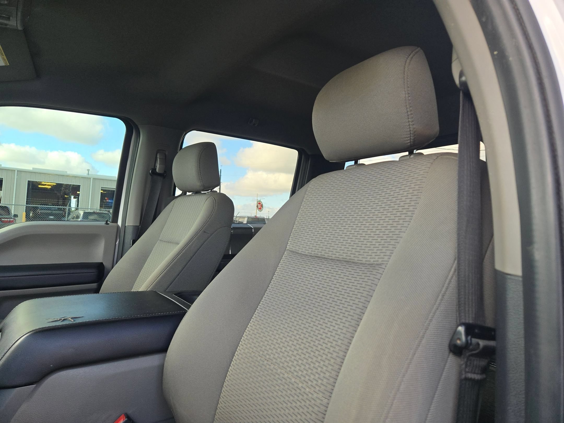 Used 2020 White Ford XLT image 9