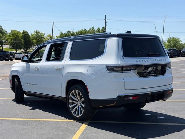 Used 2024 White Jeep  image 10