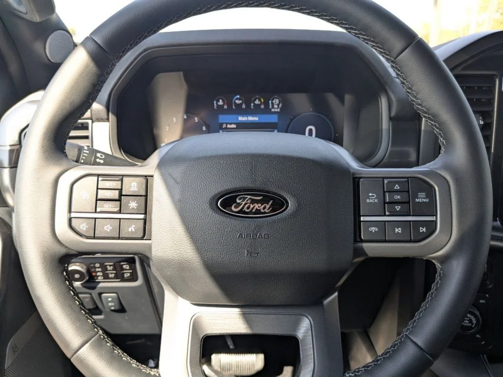 New 2026 Oxford White Ford Lariat image 29