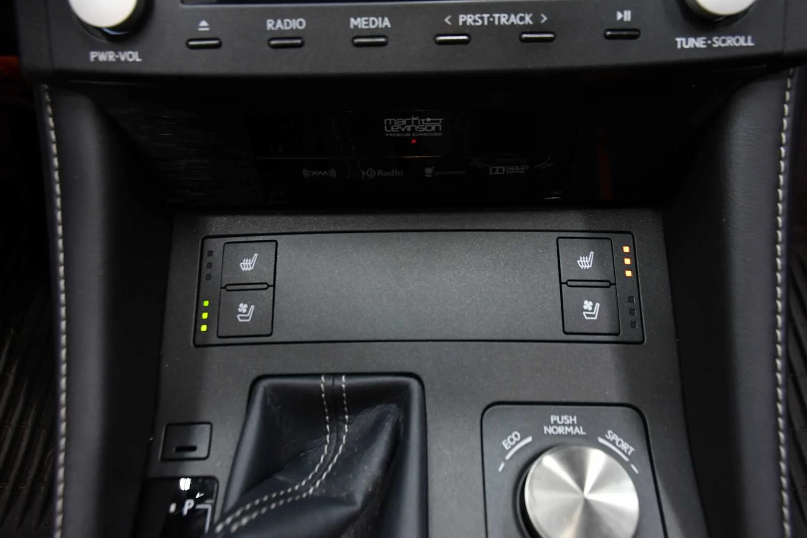 Used 2015 Starfire Pearl Lexus  image 22