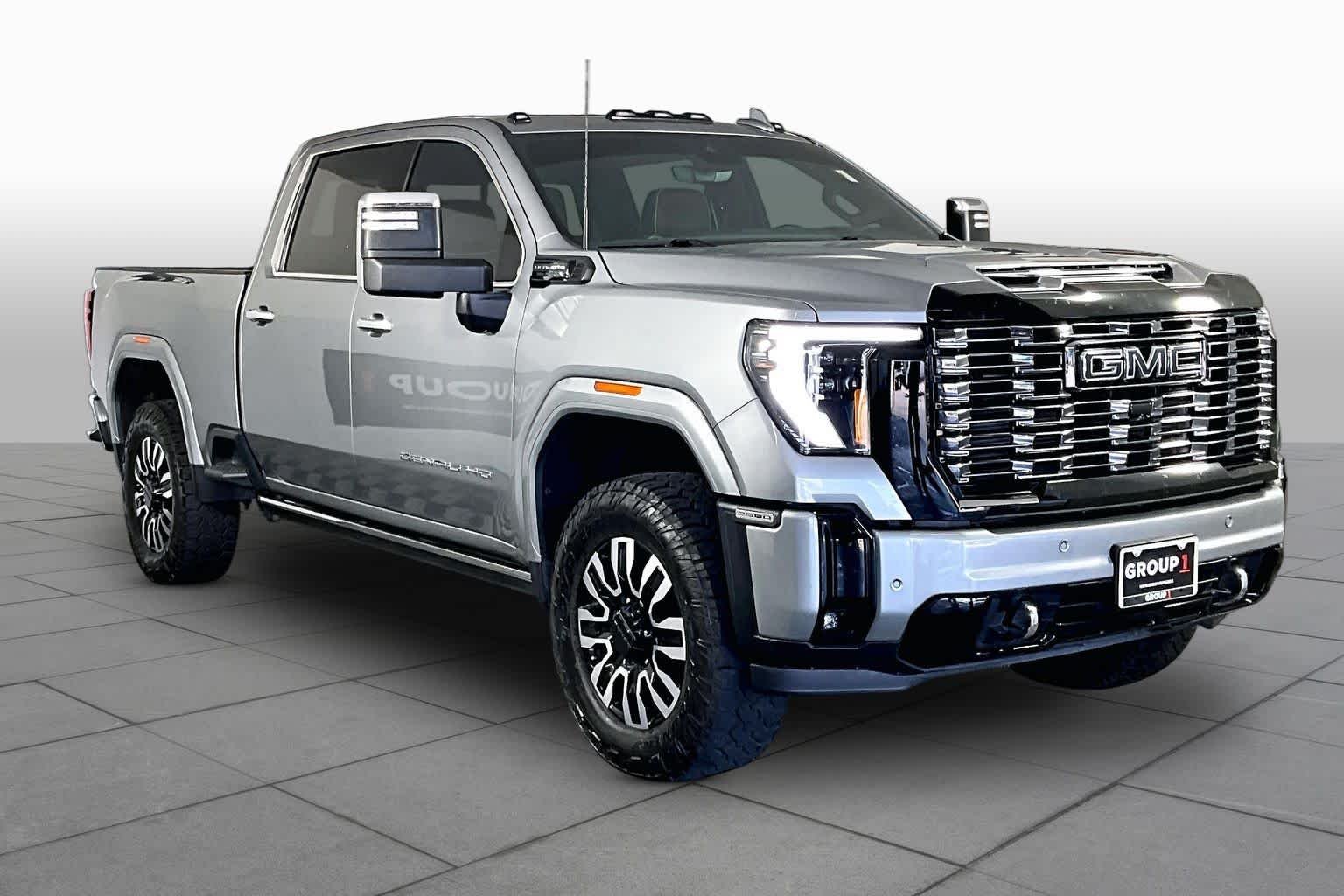 Used 2025 Sterling Metallic GMC Denali Ultimate image 3