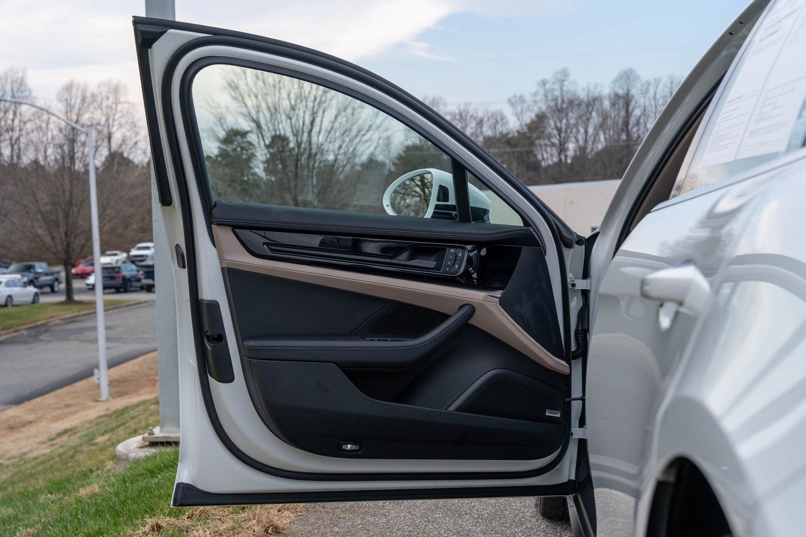 Used 2025 White Porsche  image 21