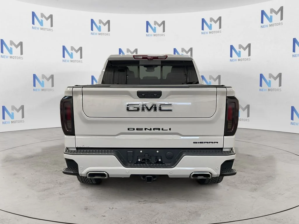 Used 2025 Titanium GMC Denali Ultimate image 4