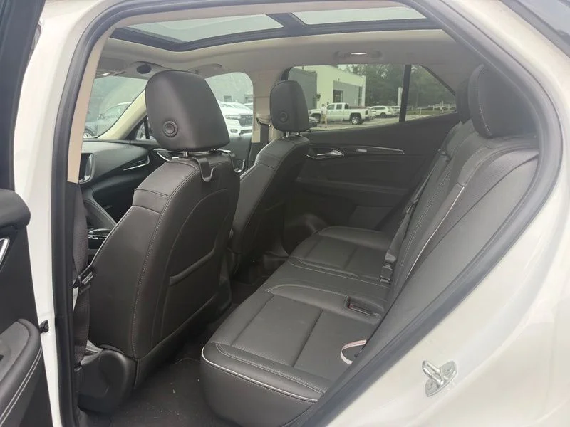 Used 2021 White Buick Essence image 7