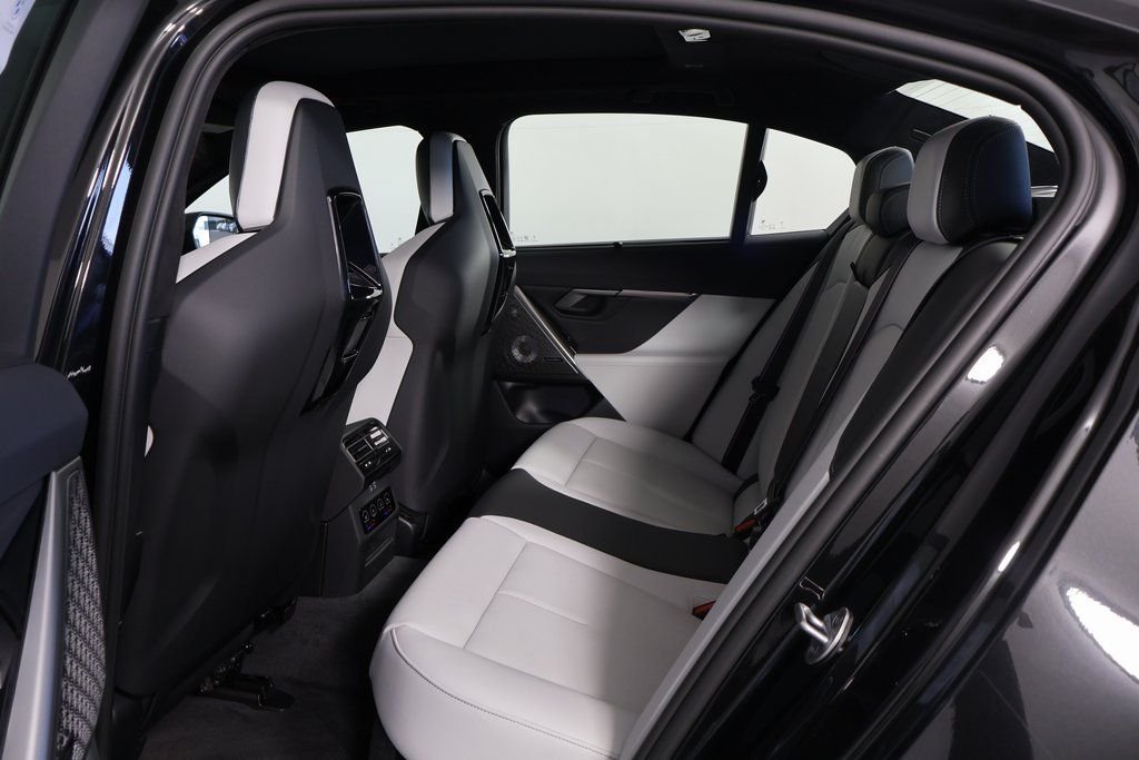 2026 BMW M5 M5 - Photo 6