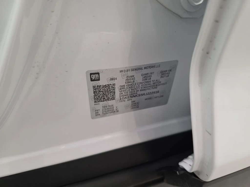 Used 2024 White GMC Elevation image 39