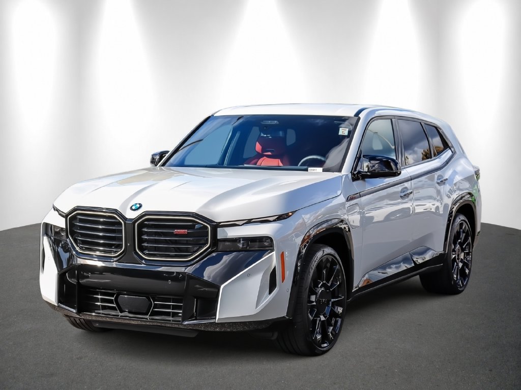 2026 BMW XM photo 3