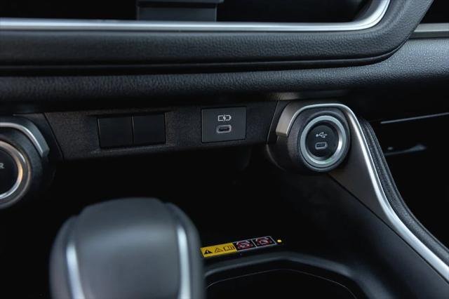 Certified Used 2026 WIND CHILL PEARL Toyota  image 21